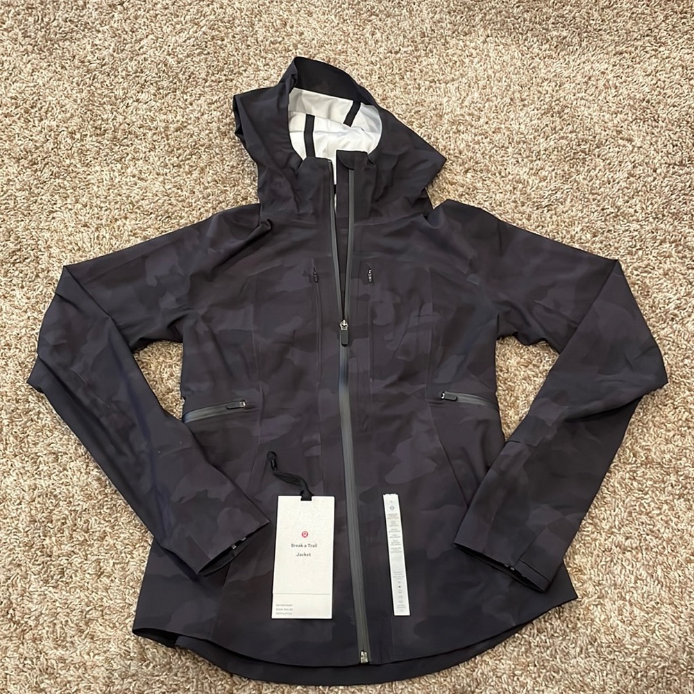 Lululemon camo break a trail jacket size 4